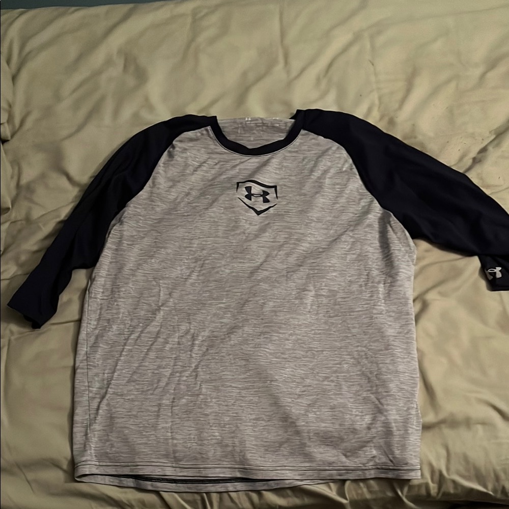 Under Armour Men's Grey and Black Raglan Shirt